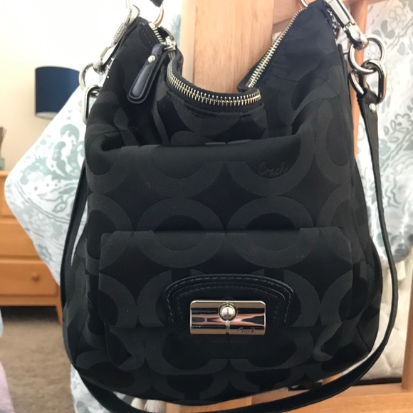 Authentic coach handbag. - Picture 1 of 2